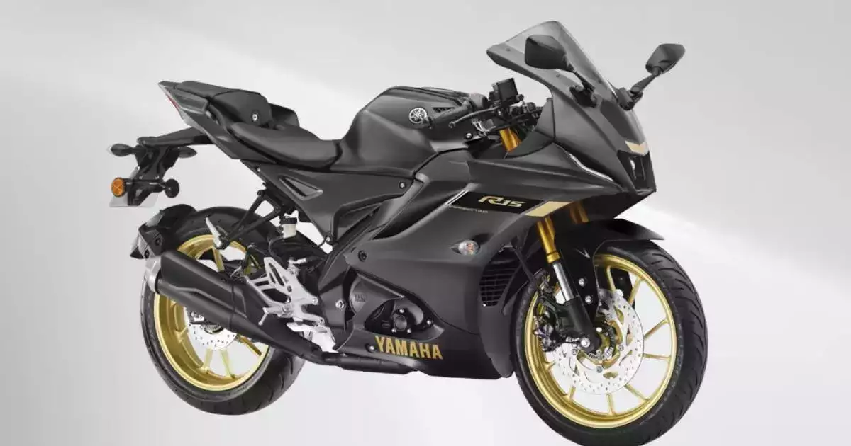 YZF R15 V4.0 Dark Knight